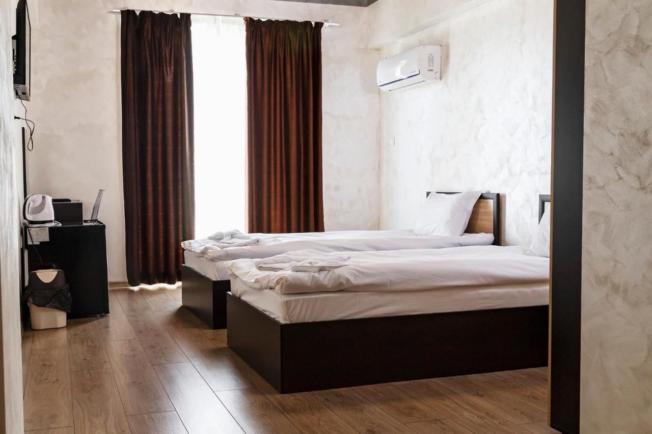 Family Hotel - City Hotel Ямбол Экстерьер фото