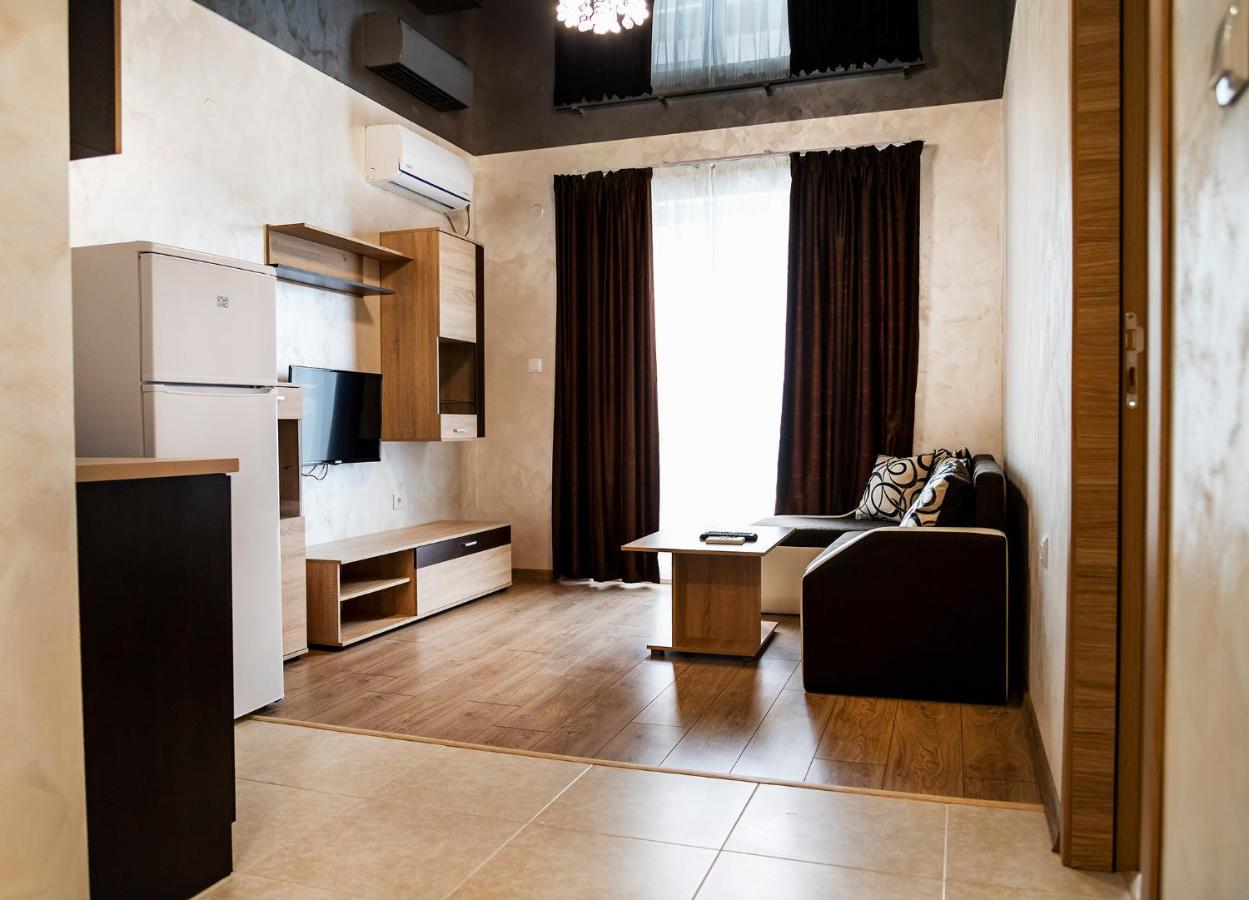 Family Hotel - City Hotel Ямбол Экстерьер фото