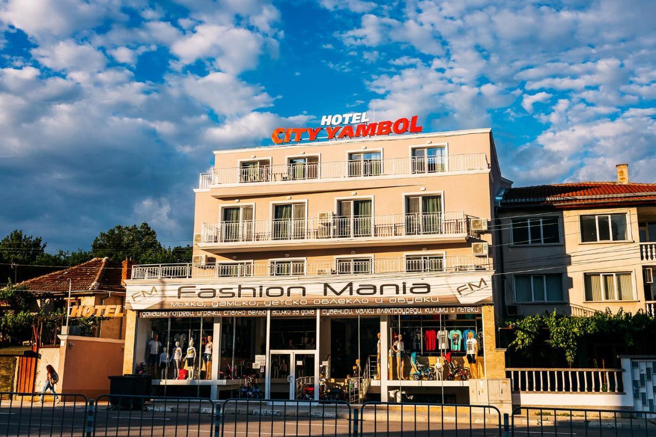 Family Hotel - City Hotel Ямбол Экстерьер фото
