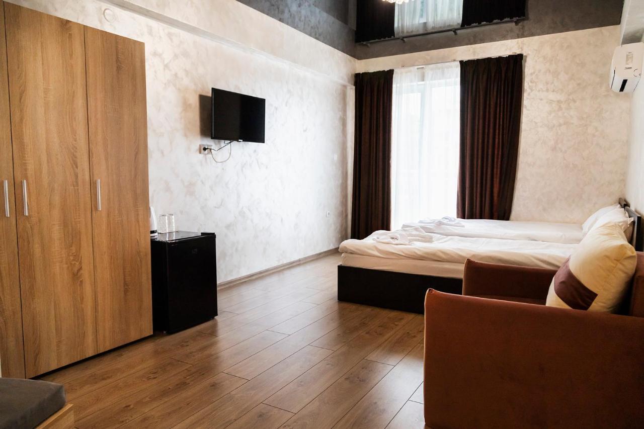 Family Hotel - City Hotel Ямбол Экстерьер фото