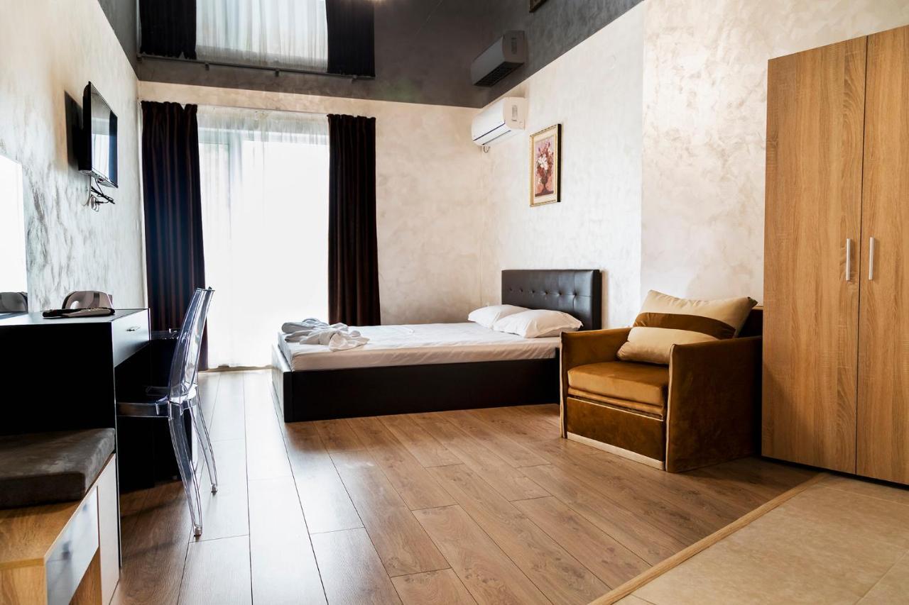 Family Hotel - City Hotel Ямбол Экстерьер фото