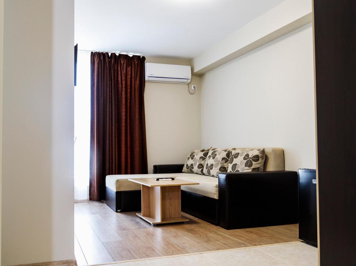 Family Hotel - City Hotel Ямбол Экстерьер фото